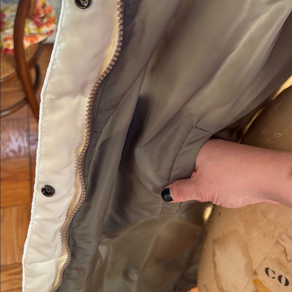 MaxMara Weekend Women's White Down Puffer Jacket Size 10 - Picture 9 of 11